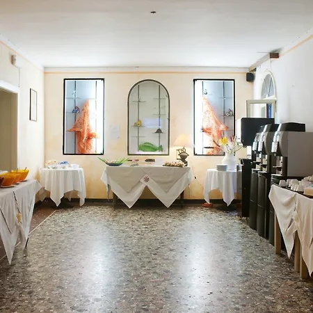 Host Venise