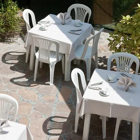 Host Ξενοδοχείο